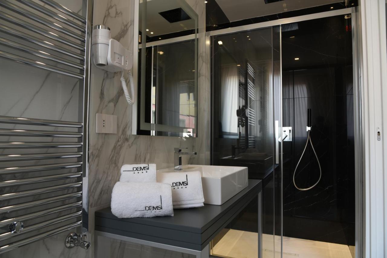 Hotel Demsi Palace & Restaurant 4*